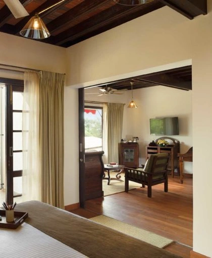 Luxury-Suite-09052018-2500X1333-420x510