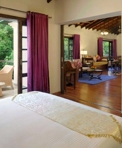 Neelkurunji-2500X1333-420x510