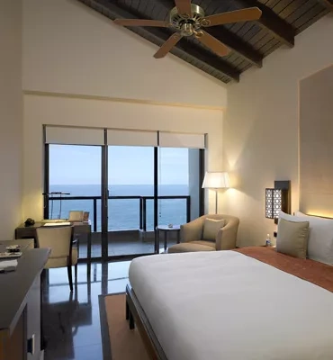 Royal-Club-Room-The-Leela-Kovalam-Hotel.jpg (1)