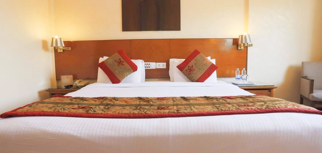 Suite-rooms-Ramee-Guestline-Hotel-in-Attibele