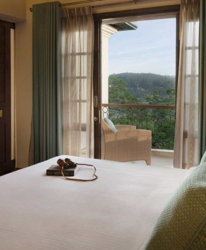 Superior-Luxury-Suite-09052018-2500X1333-420x510