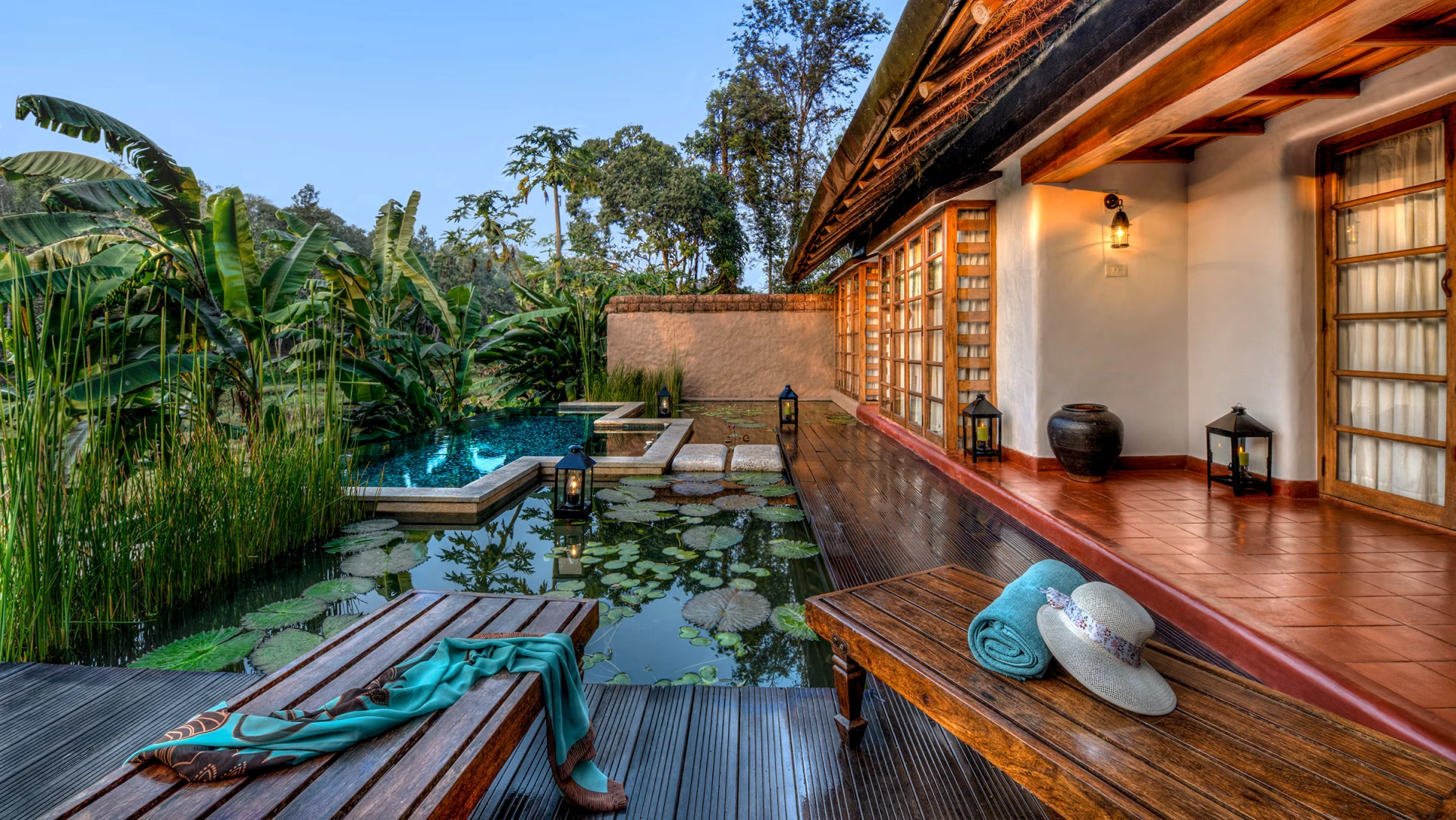 banner_1_of_1_bwplii_qbcbbg