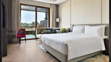 mc-blrnh-garden-room-31913_Wide-Hor