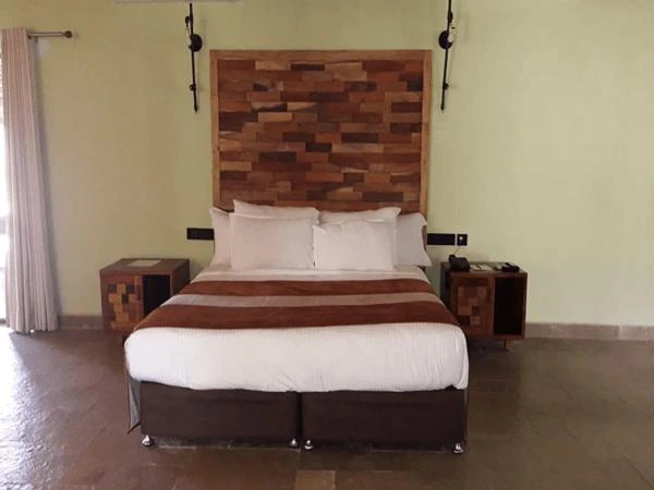 medium_1615375553_2442_jungle_cottage