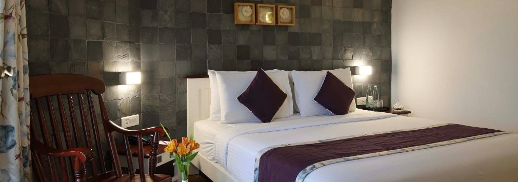 sterling-kodai-lake-privilege-suite-carousel-2.jpg.imgw.1280.1280