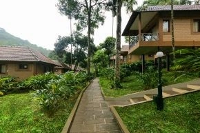 sterling-vythiri-wayanad-privilege-suite-primary-image.jpg.imgw.1280.1280