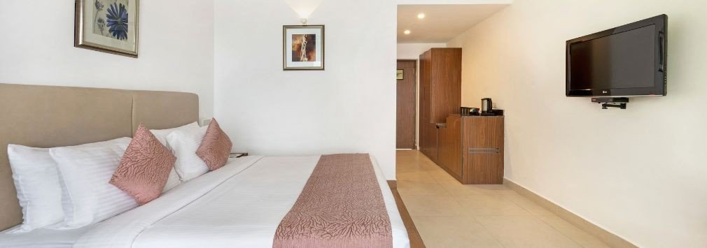 sterling-yercaud-classic-room-carousel-image2.jpg.imgw.1280.1280