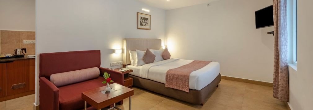 sterling-yercaud-premier-room-carousel-image1.jpg.imgw.1280.1280