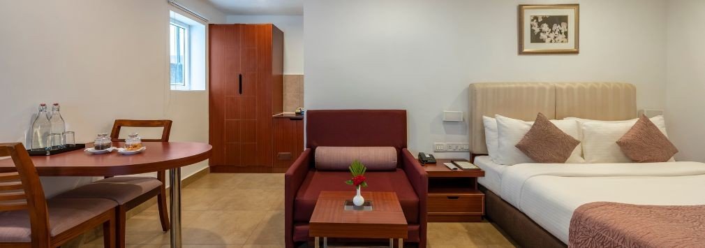 sterling-yercaud-premier-room-carousel-image2.jpg.imgw.1280.1280