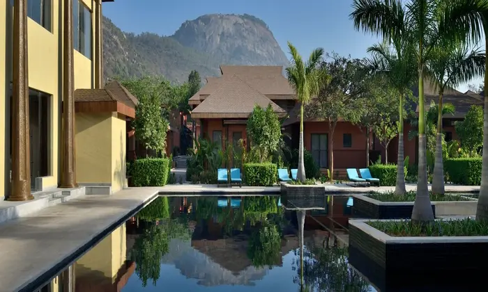 tx-blrtx-pool-18890_Pano-Hor